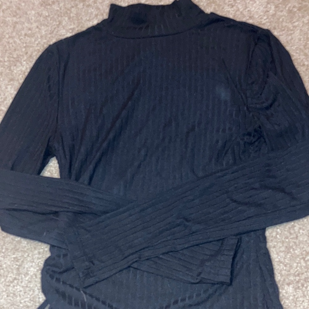 Black Formfitting Top